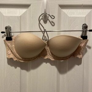 WonderBra Light Nude Lace Strapless Bra 32B (No Straps)